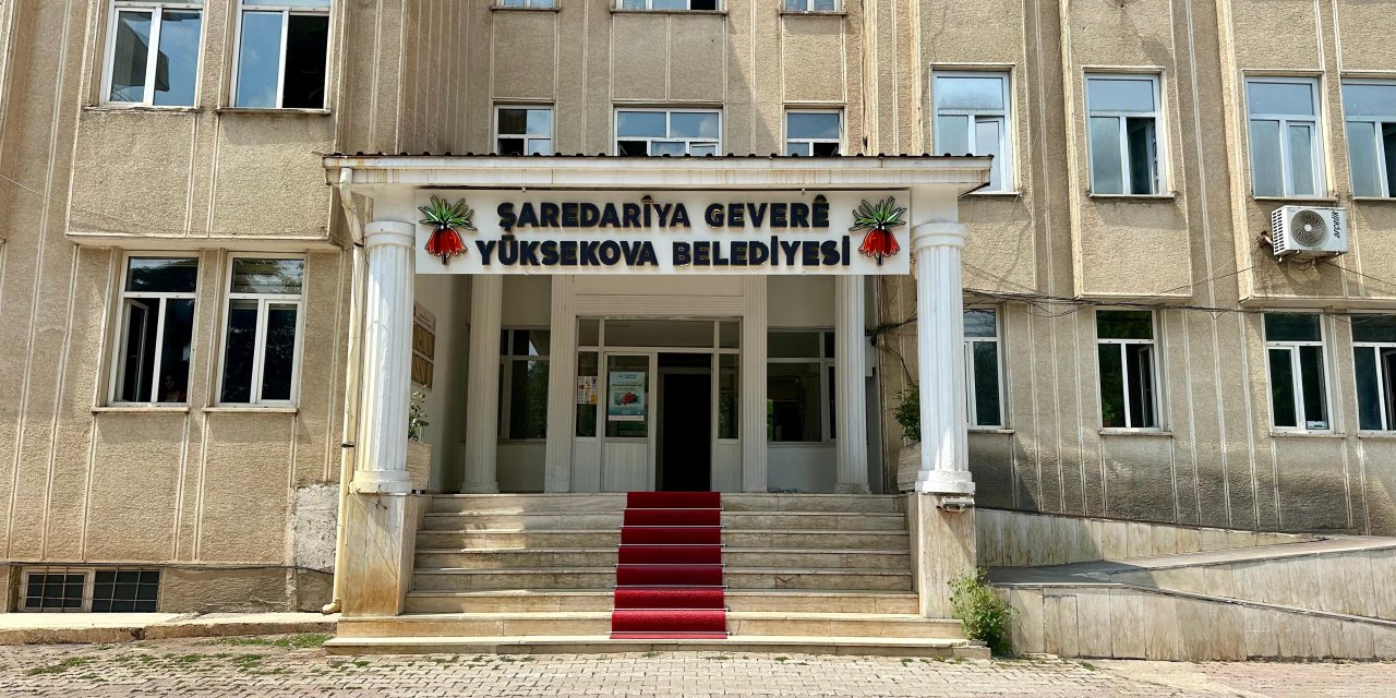 Yüksekova Belediyesi’nden üniversite öğrencilerine eğitim desteği