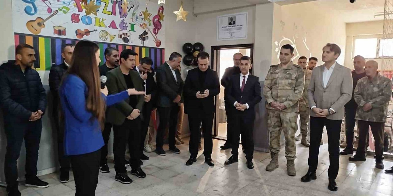 Siirt'te vefalı eş, hayatını kaybeden kocasının anısına kütüphane ve müzik atölyesi kurdu