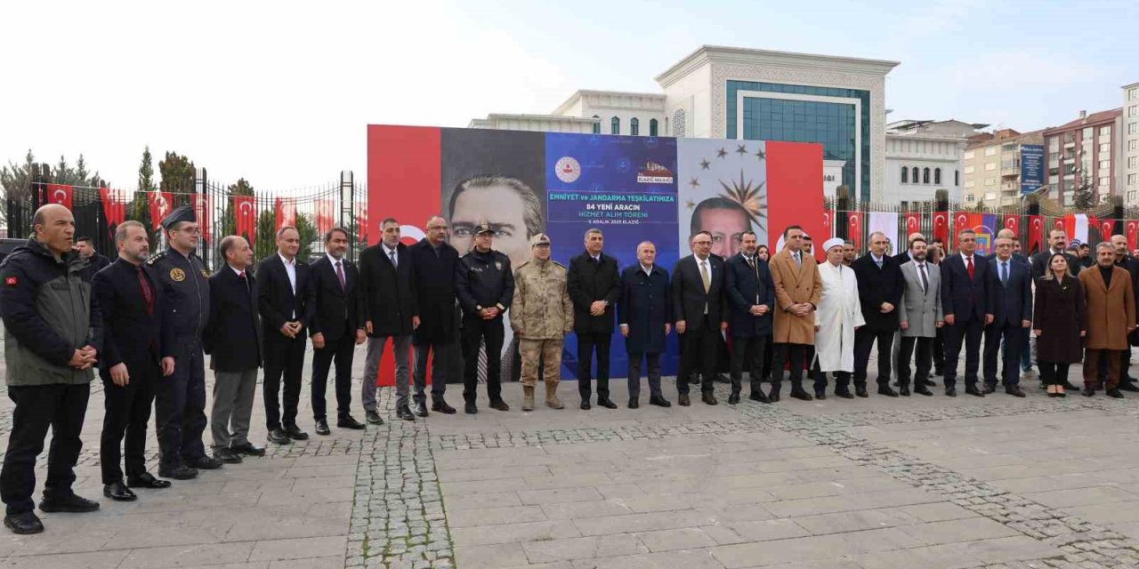 Elazığ Valilik Meydanında düzenlenen törenle emniyet ve jandarmaya 84 yeni araç
