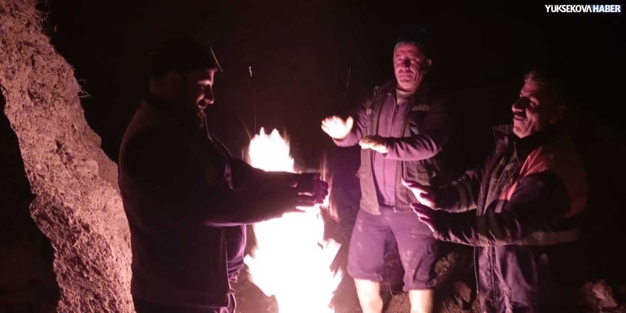 Soğuk havada gece yarısı su arızasına müdahale edildi