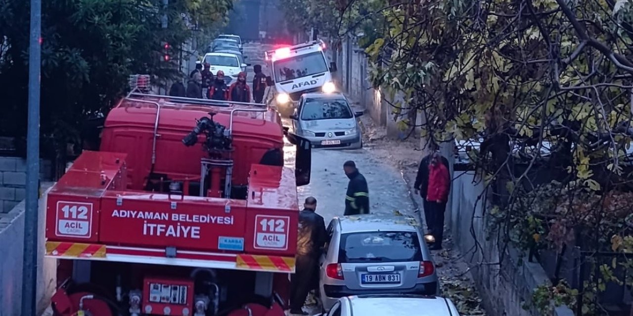 Mahsur kalan AFAD’ı itfaiye ekipleri kurtardı