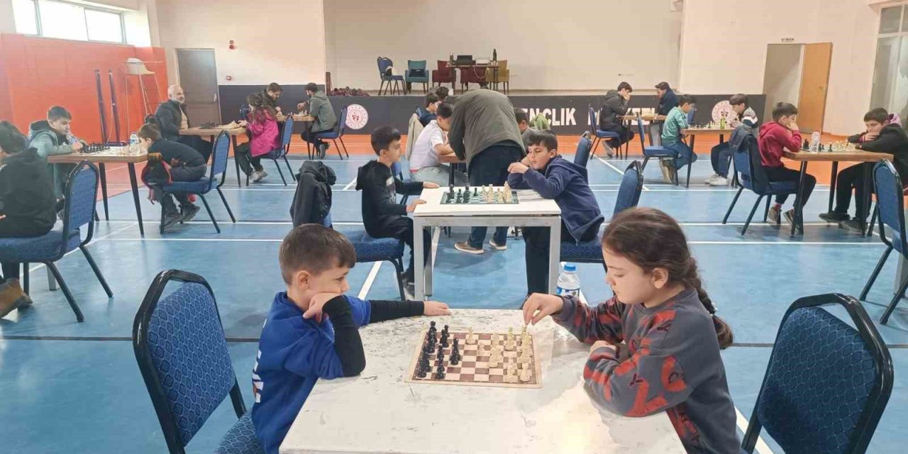 Hakkari’de ‘satranç il birinciliği’ müsabakaları yapıldı