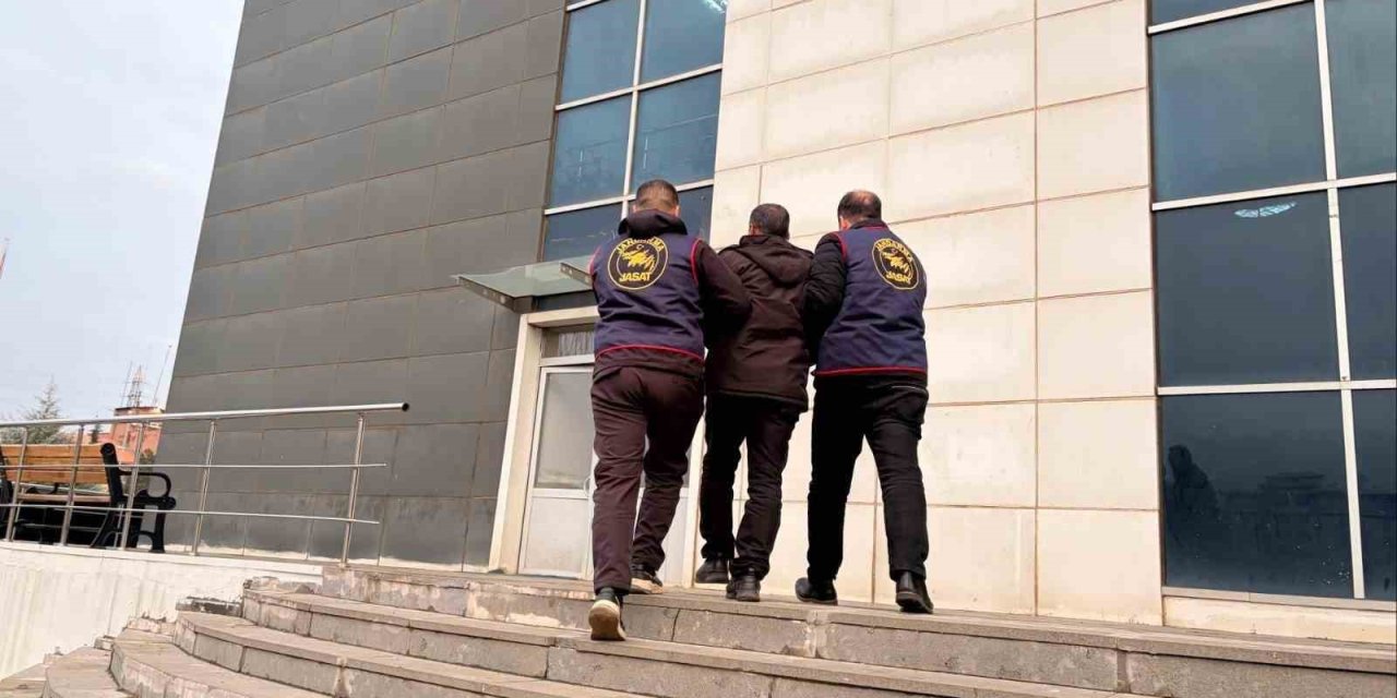 Bingöl’de kesinleşmiş hapis cezası bulunan 2 şahıs yakalandı