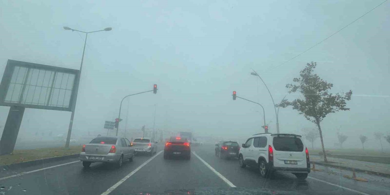 Diyarbakır’da sis etkisi