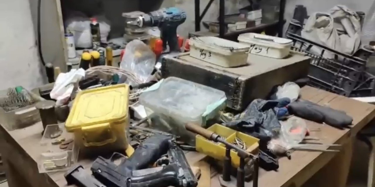Mardin’de yasa dışı silah imalathanesine baskında çok sayıda silah yakalandı