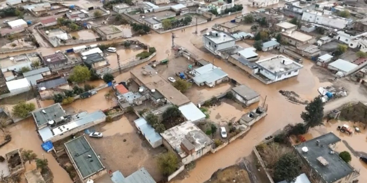 Mardin'in Kızıltepe ilçesinde sağanak sonrası mahalle sular altında kaldı