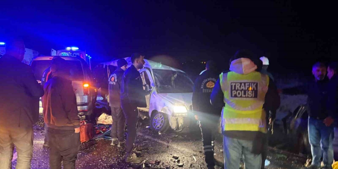 Mardin’de zincirleme kaza: 4 kişi hayatını kaybetti