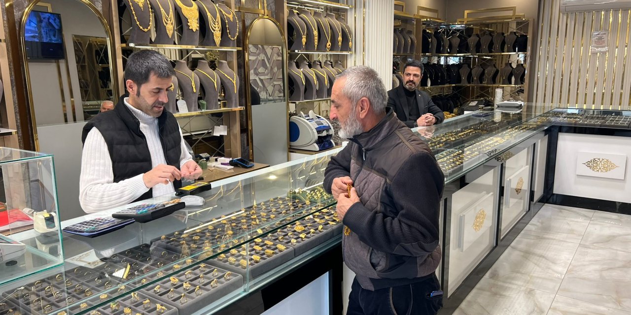Yüksekova kuyumcuları: “Piyasada belirsizlik hâkim”