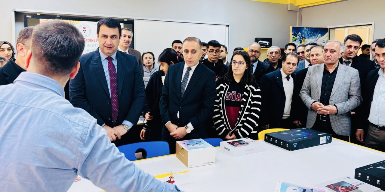 Şemdinli’de etüt salonu ve yazılım tasarım atölyesi açıldı