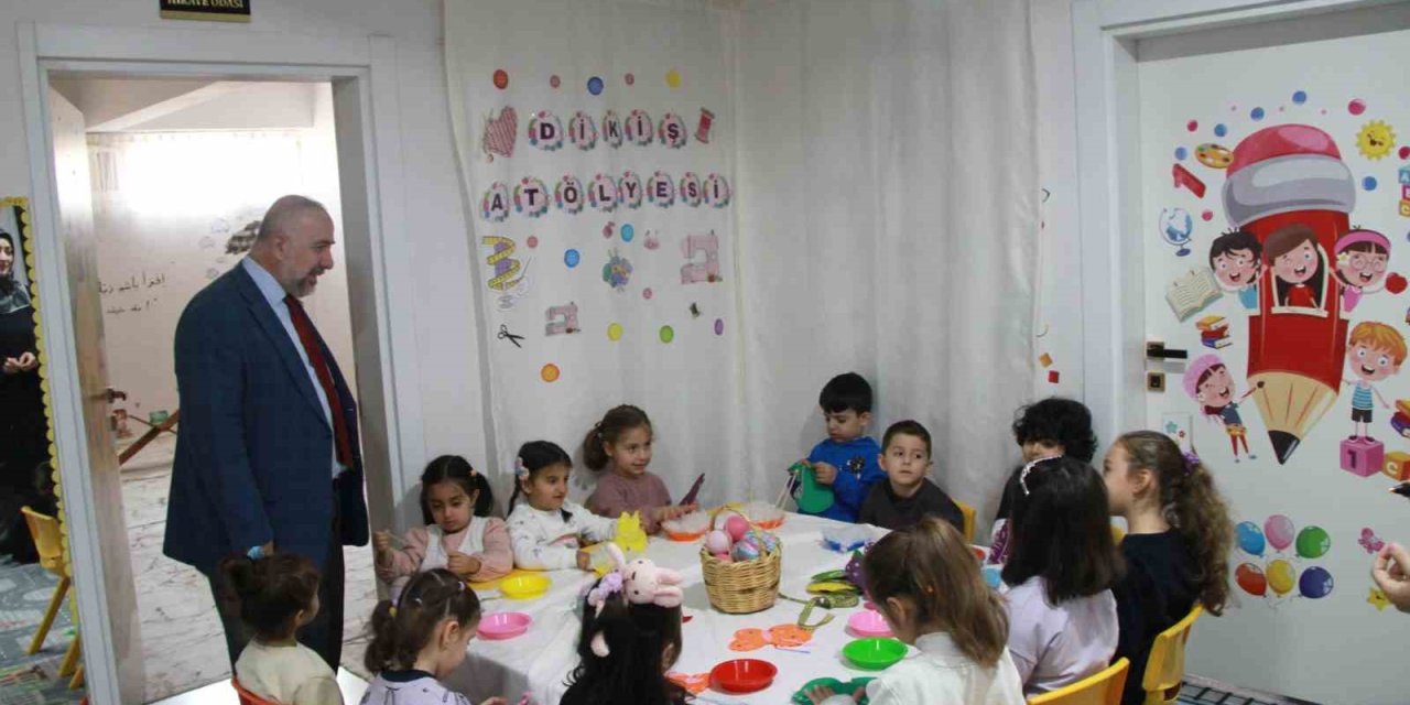 Cizre’de 4-6 yaş Kur’an kursu öğrencileri hem eğleniyor hem öğreniyor