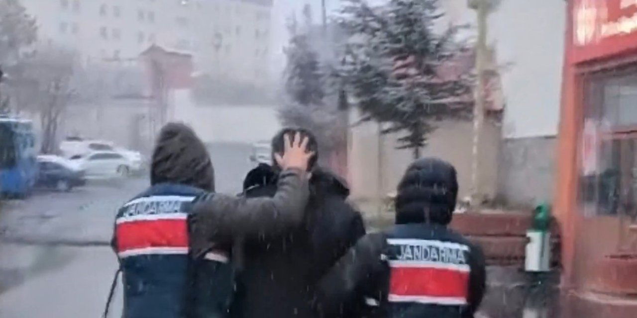 Yüksekova'da 2 firari hükümlü yakalandı