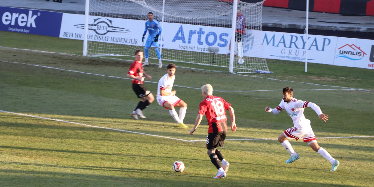 Van Spor FK evinde Ümraniyespor'a 1-0 mağlup oldu