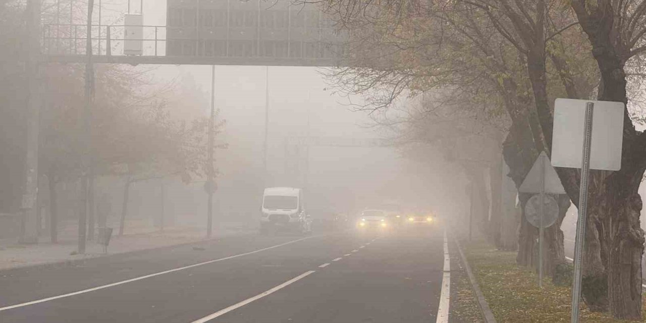 Diyarbakır’da sis görüş mesafesini düşürdü
