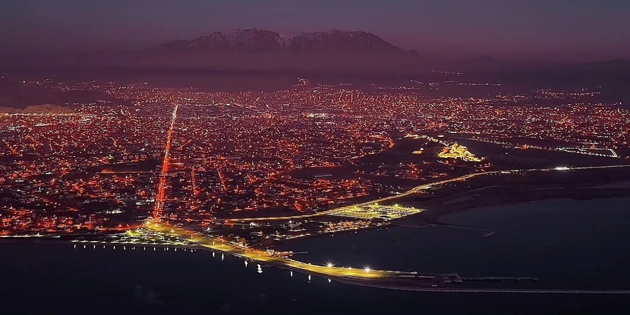 Van’da gece ve gündüz birbirinden ayrı güzel
