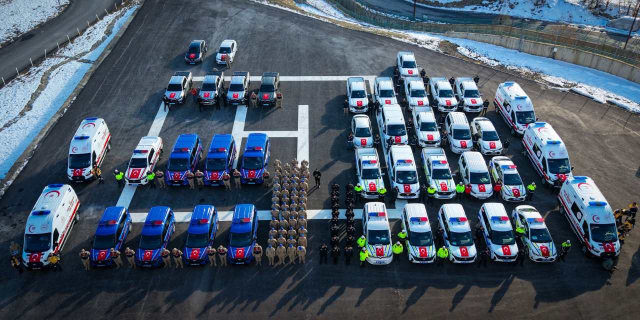 İçişleri Bakanlığı'nın Hakkari’ye gönderdiği 45 yeni hizmet aracı kurumlara teslim edildi