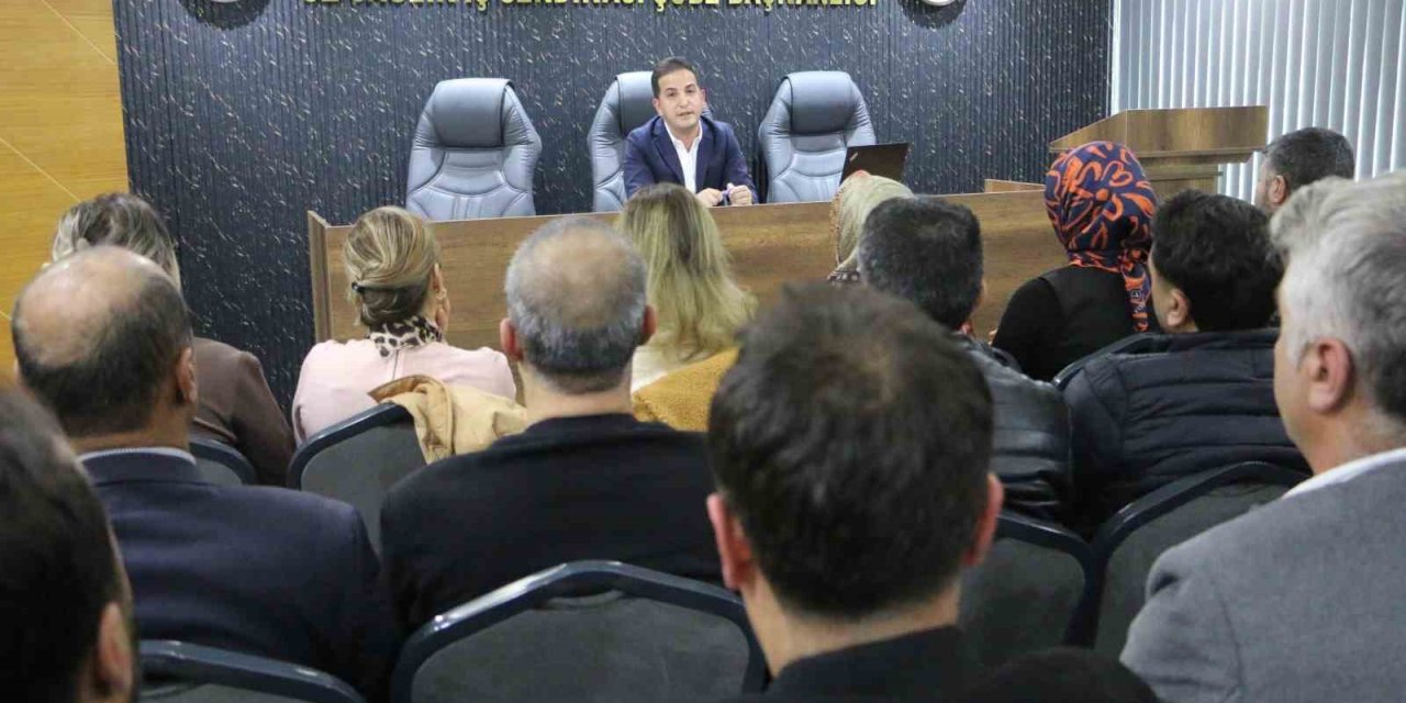 Diyarbakır HAK-İŞ ve Öz Sağlık İş, Aküzüm öncülüğünde bir araya geldi