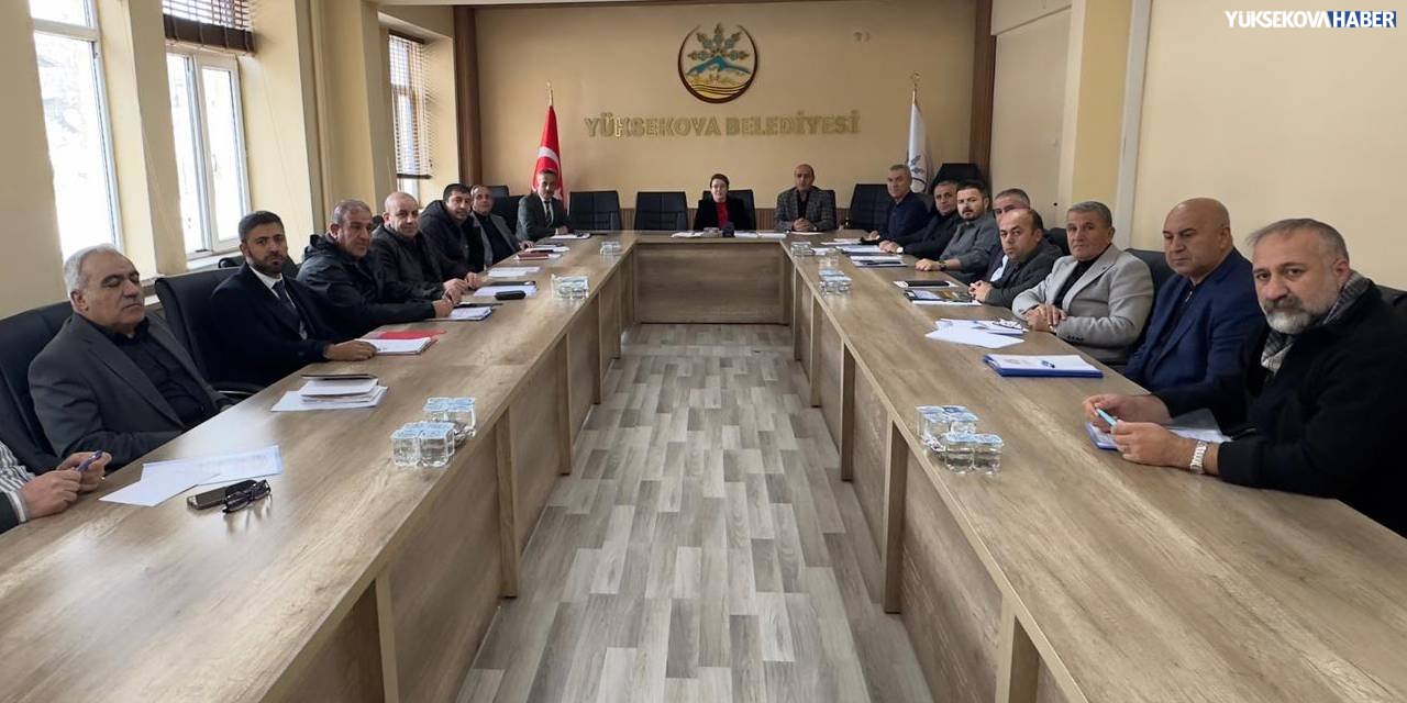 Eşbaşkan Kırmızıgül, birim amirleriyle bir araya geldi