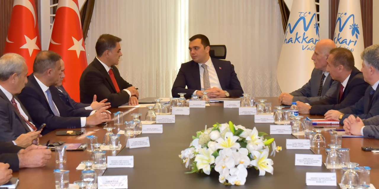 Hakkari’de “Sınır lojistik merkezi” gündemiyle SANTEK toplantısı yapıldı