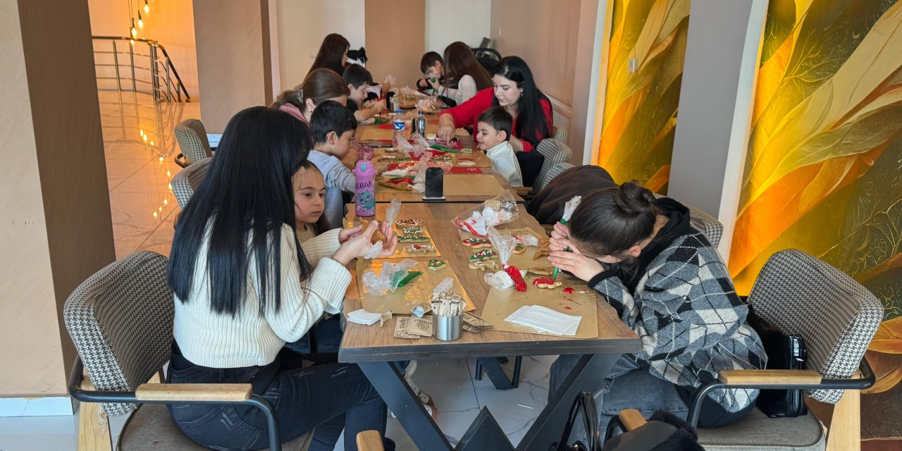 Yüksekova’da çocuklara yönelik kurabiye atölyesi düzenlendi