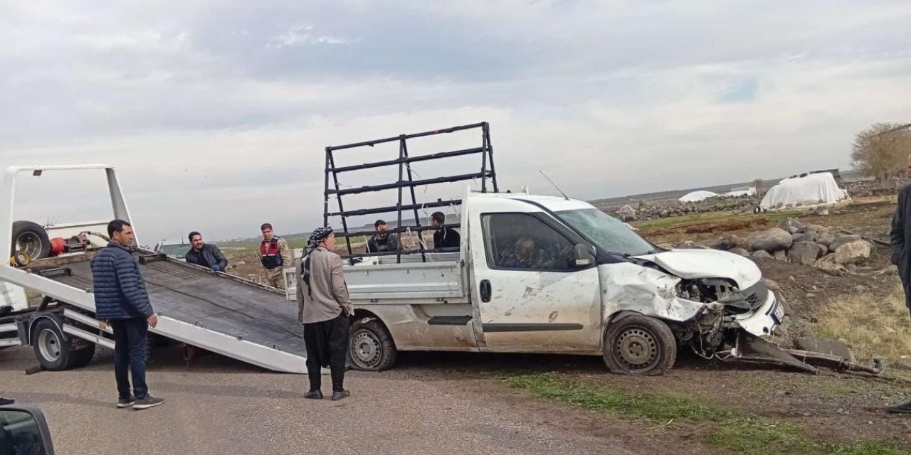 Diyarbakır’da pikap şarampole uçtu: 1 yaralı