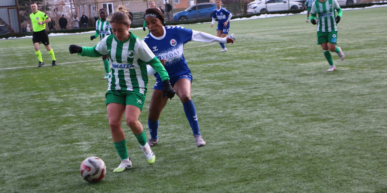 Hakkarigücü evinde berabere kaldı