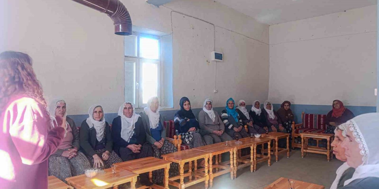 Çüngüş’te toplumsal cinsiyet eşitliği çalışması yapıldı