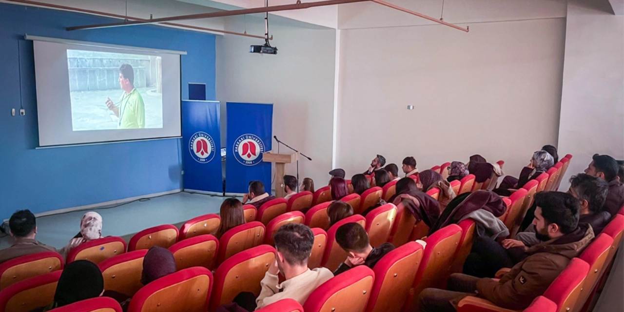 Hakkari Üniversitesi’nde özel eğitim öğrencilerine yönelik film gösterimi yapıldı