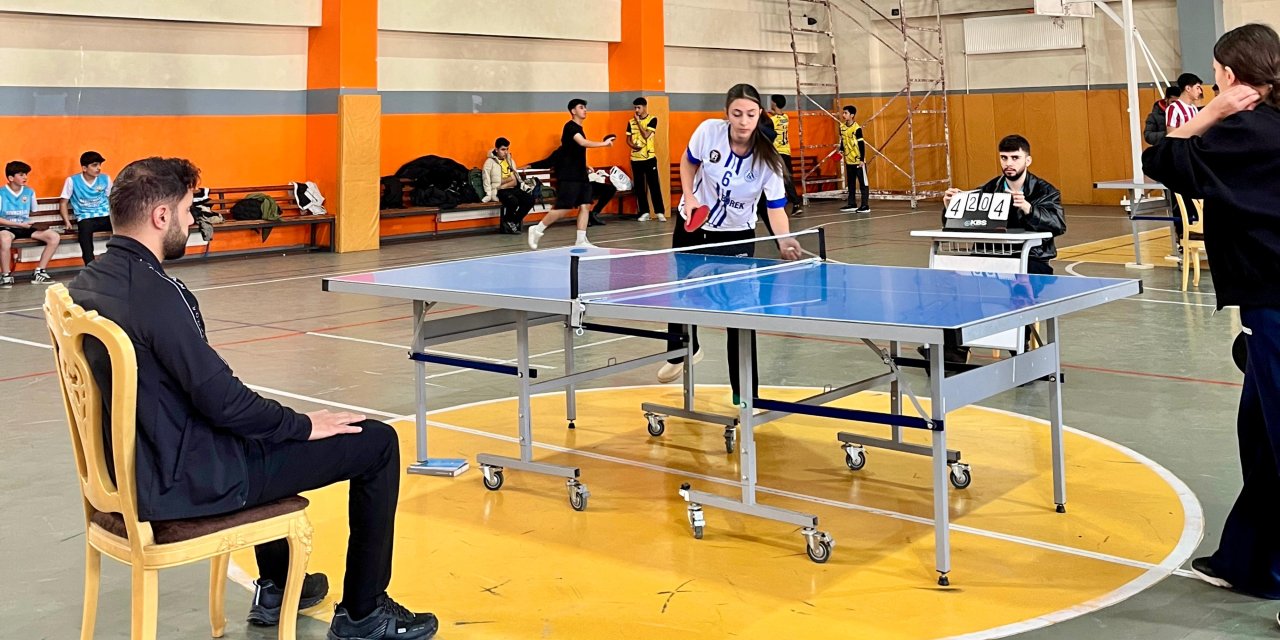 Yüksekova’da Okul Sporları Masa Tenisi Turnuvası tamamlandı