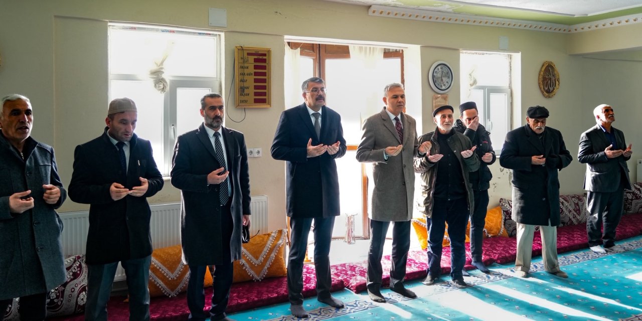 Vali Çelik’ten Yüksekova’da taziye ziyareti