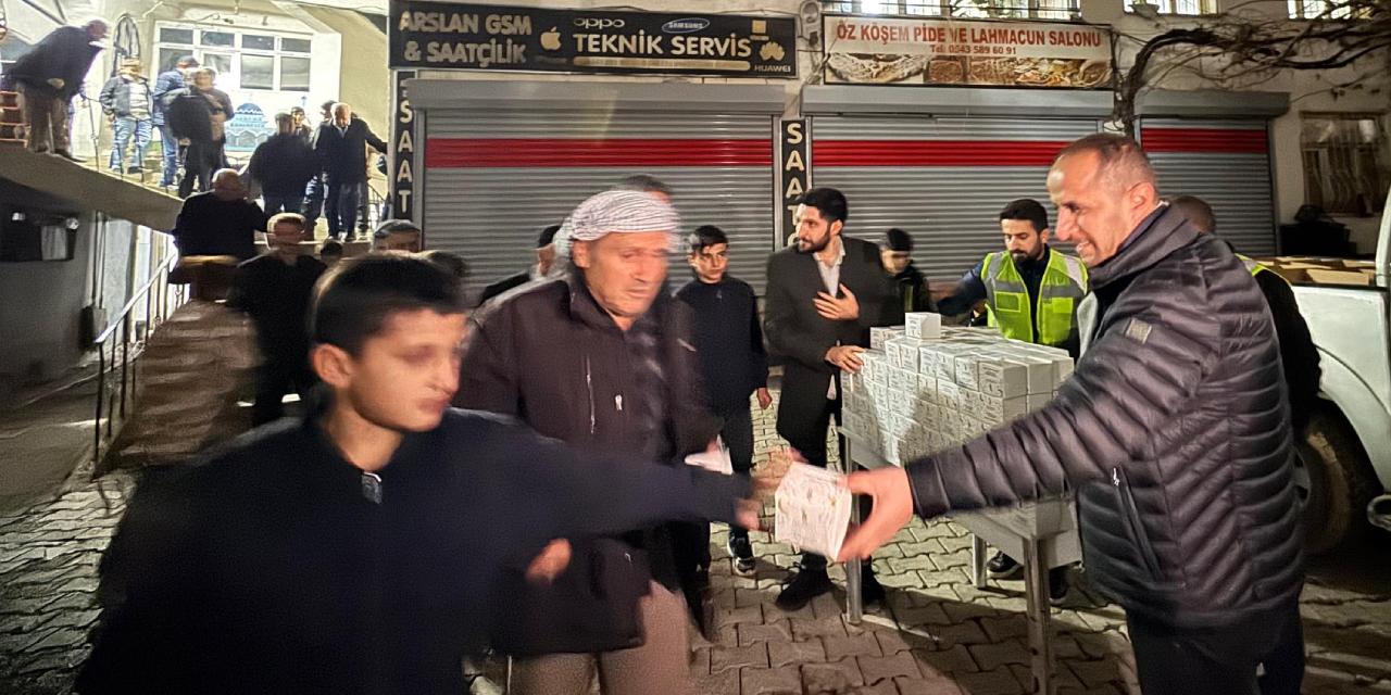 Şemdinli Belediyesi’nden Regaip Kandili ikramı