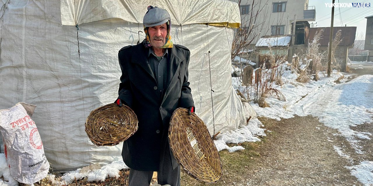Yüksekova’da 80 yaşındaki Alihan Sığmaz, geleneksel rapata ile geçimini sağlıyor