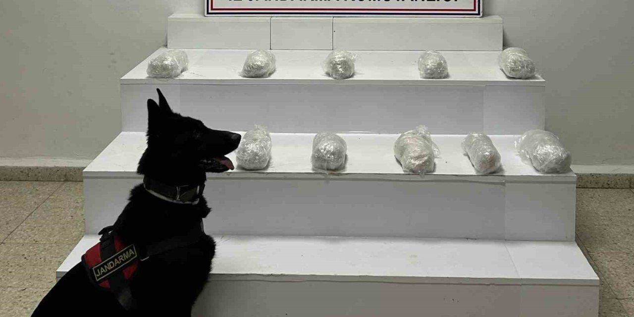 Başkale’de 10 kilo 978 gram metamfetamin ele geçirildi