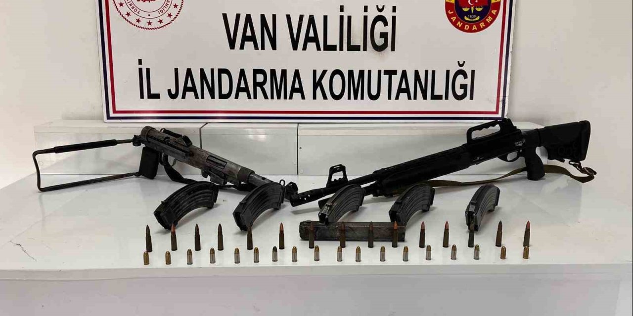 Başkale'de silah ve mühimmat ele geçirildi