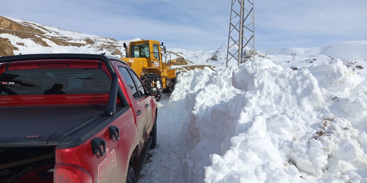 Hakkari’de zorlu kışta su seferberliği