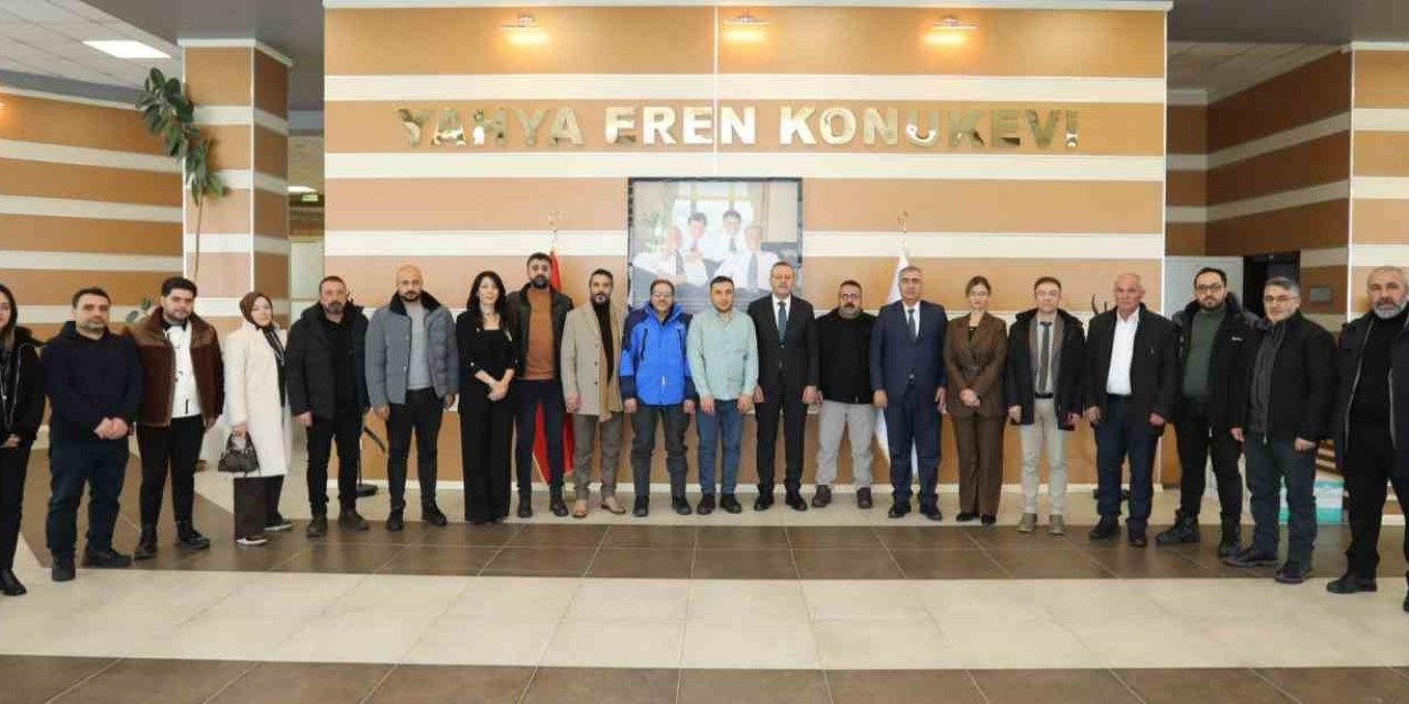 Bitlis Eren Üniversitesi Rektörü Elmastaş, gazetecileri ağırladı