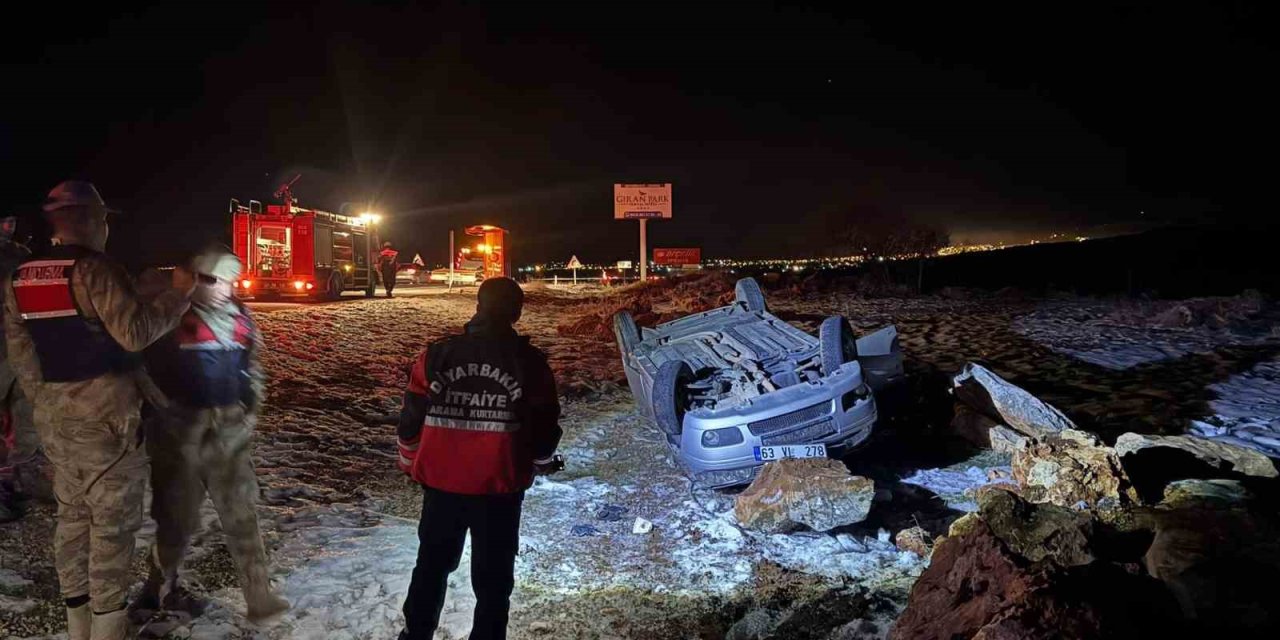 Diyarbakır'ın Ergani ilçesinde otomobil takla attı, sürücü ağır yaralandı
