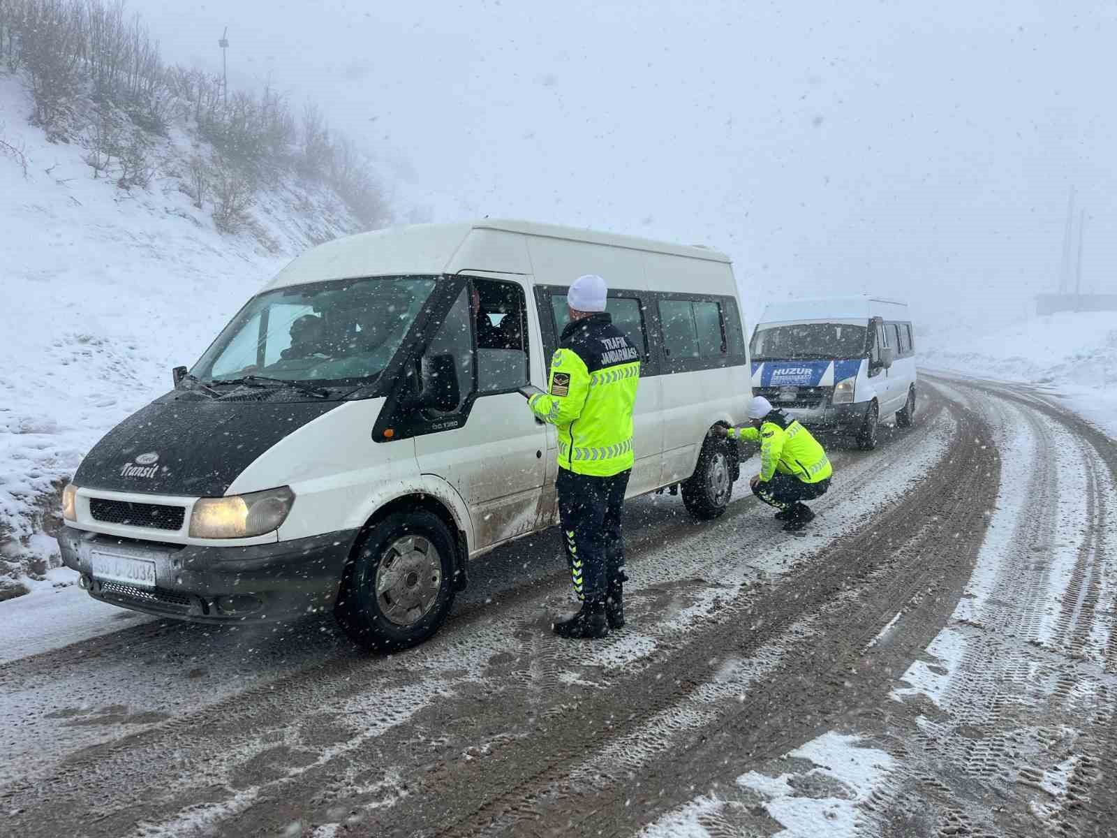 Hakkâri’de sürücülere hayati uyarılar
