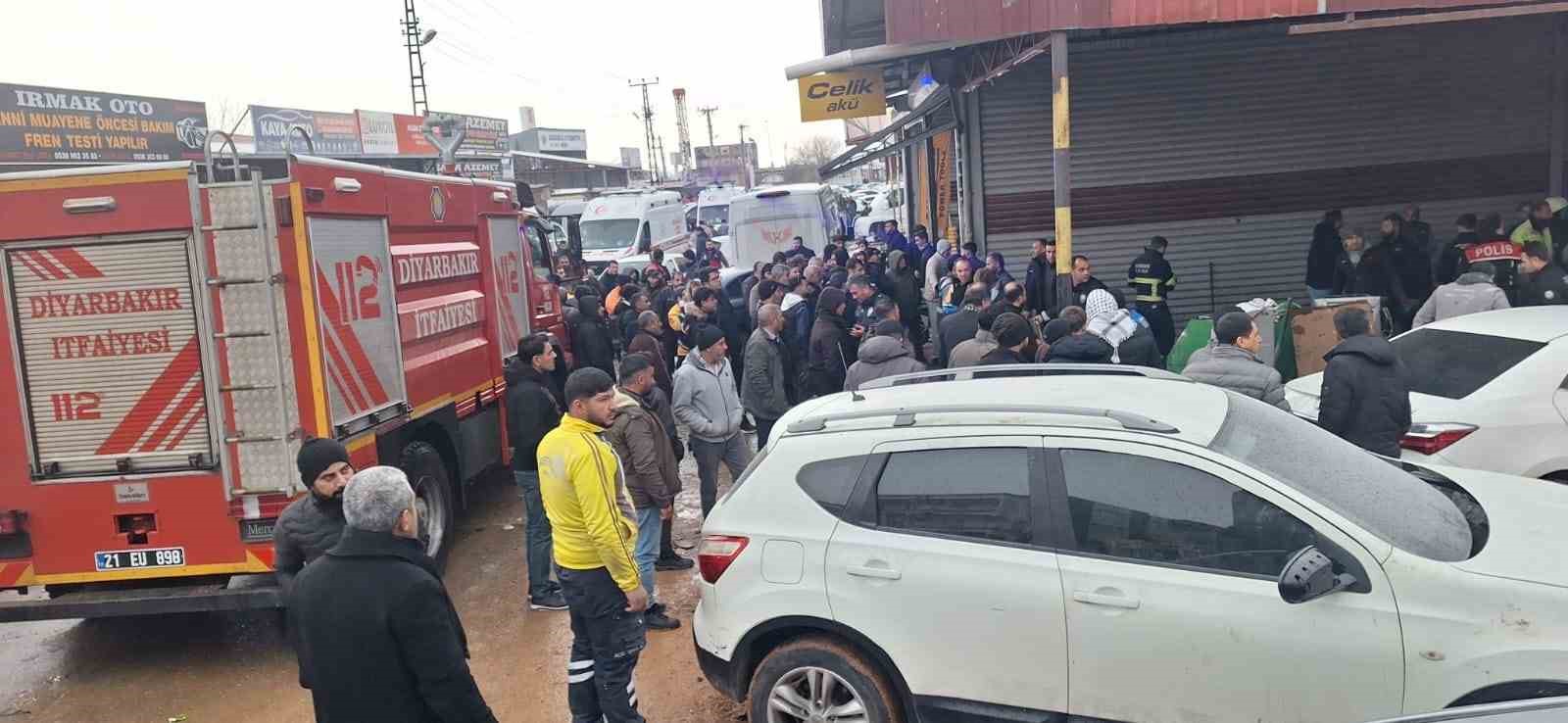 Oto sanayide patlama: 4 yaralı