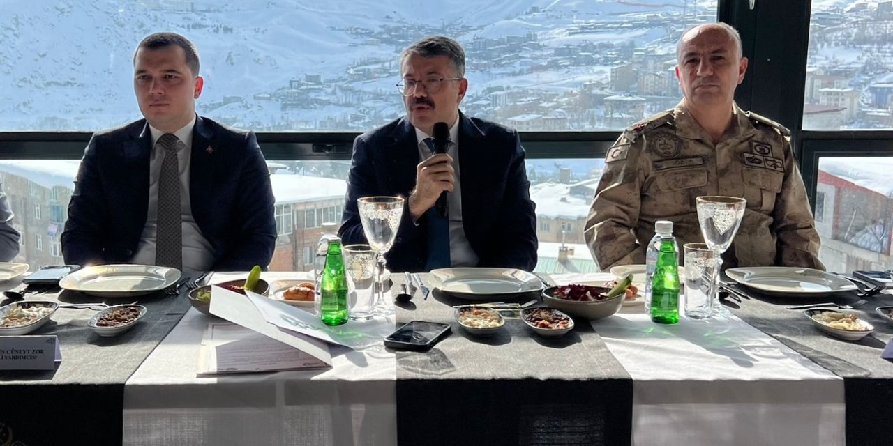 Vali Çelik Hakkari’deki asayiş olayları ve yatırımlarla ilgili açıklamalarda bulundu