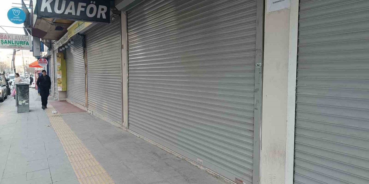 Van’da elektrik kesintisi esnafı mağdur etti