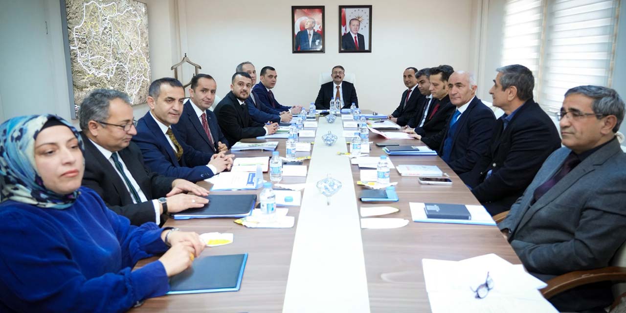 Hakkari İl Özel İdaresi’nin 5 milyar TL’lik bütçesi değerlendirildi