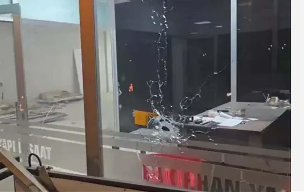 Kızıltepe'de iş yerlerine silahlı saldırı