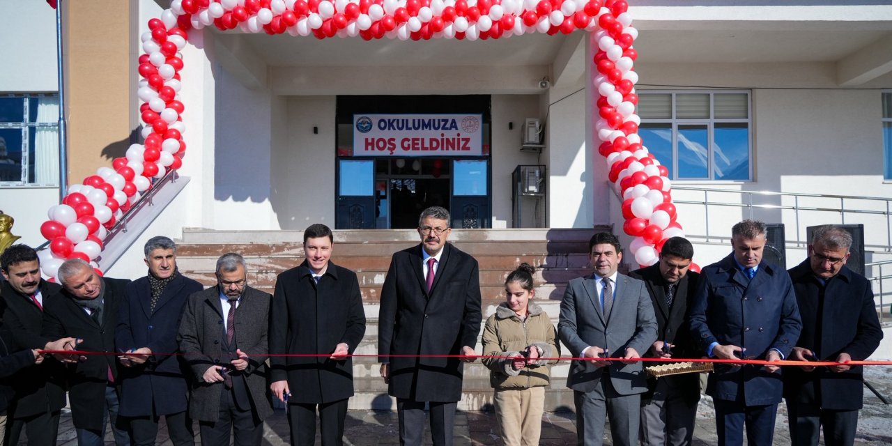 Hakkâri’de eğitim yapıları baştan aşağı yenileniyor