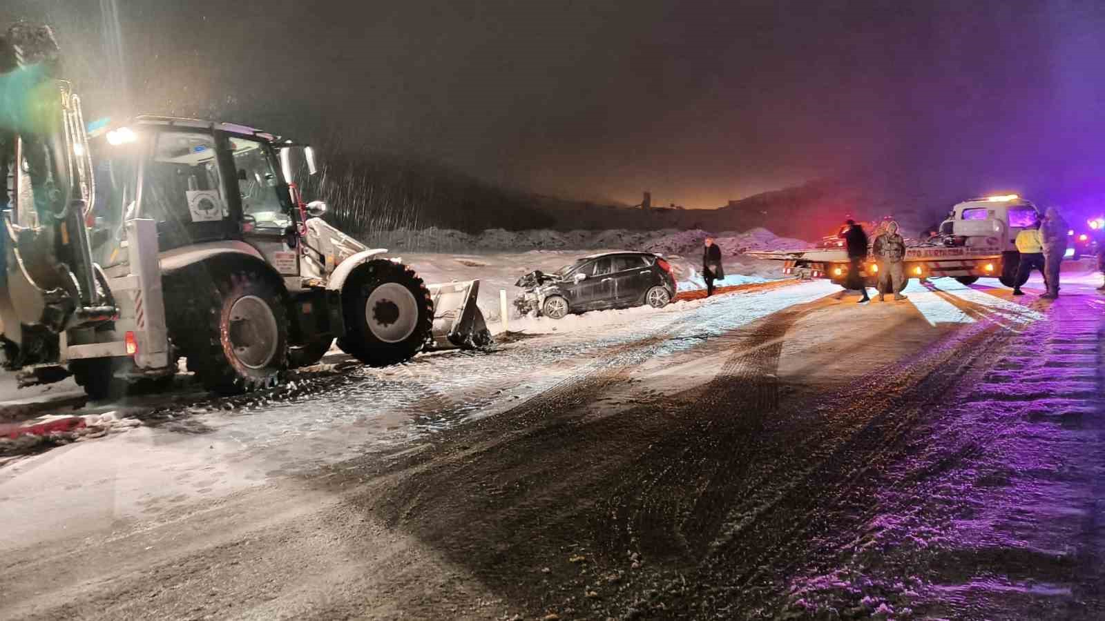 Mardin’de kar kazayı beraberinde getirdi