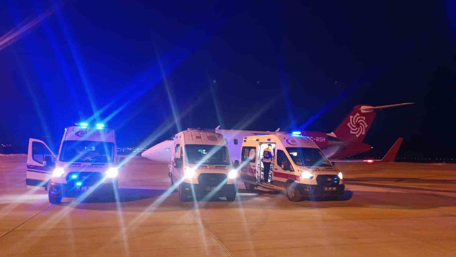 Van’dan İstanbul’a uçak ambulansla hasta sevki yapıldı