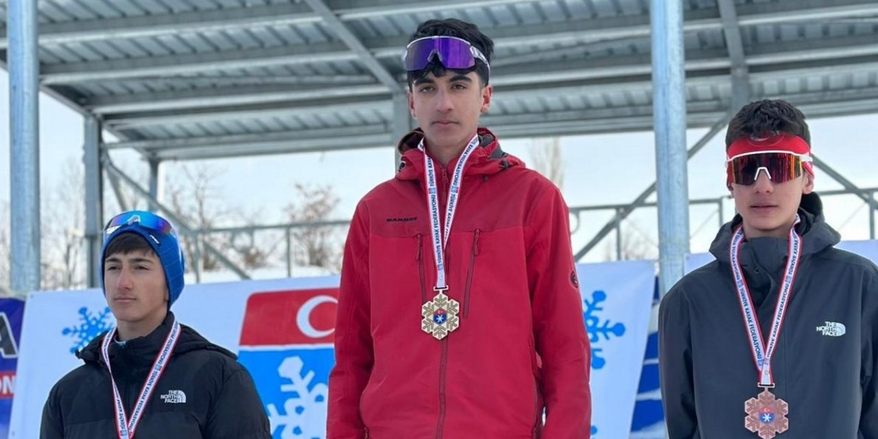 Hakkarili sporcular Erzurum’dan 22 madalyayla döndü