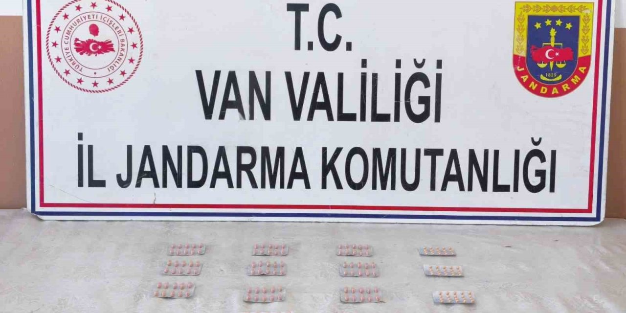 Van’da kaçak akaryakıt ve sentetik hap ele geçirildi