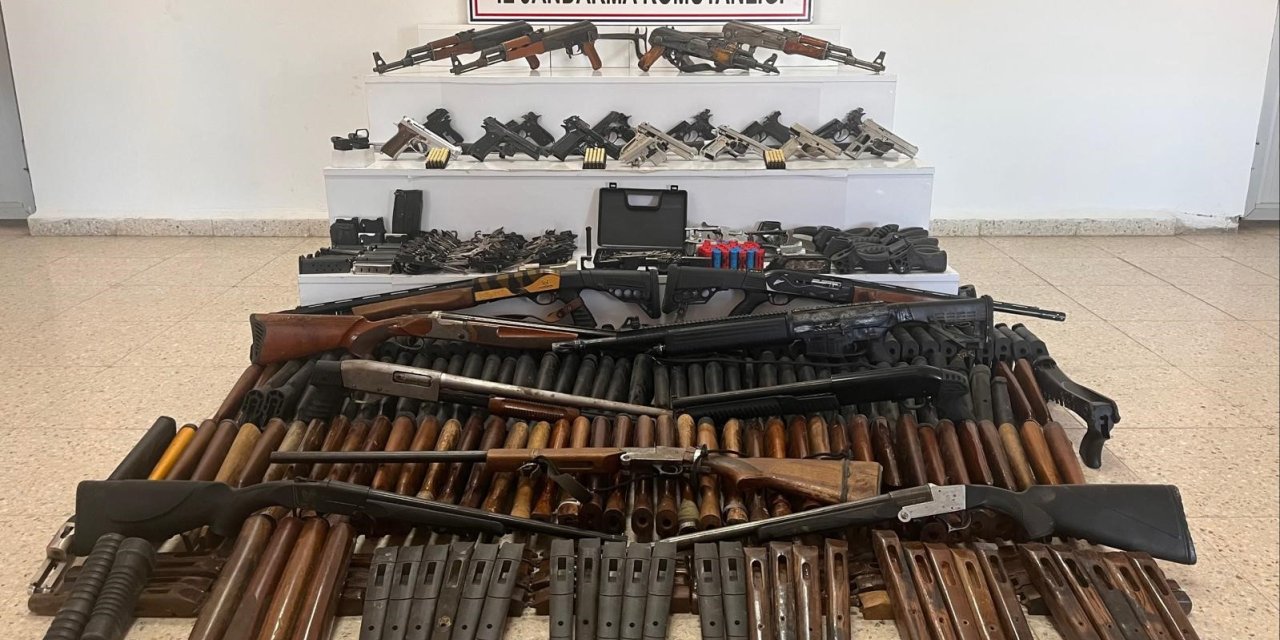 Başkale’de silah ve mühimmat ele geçirildi