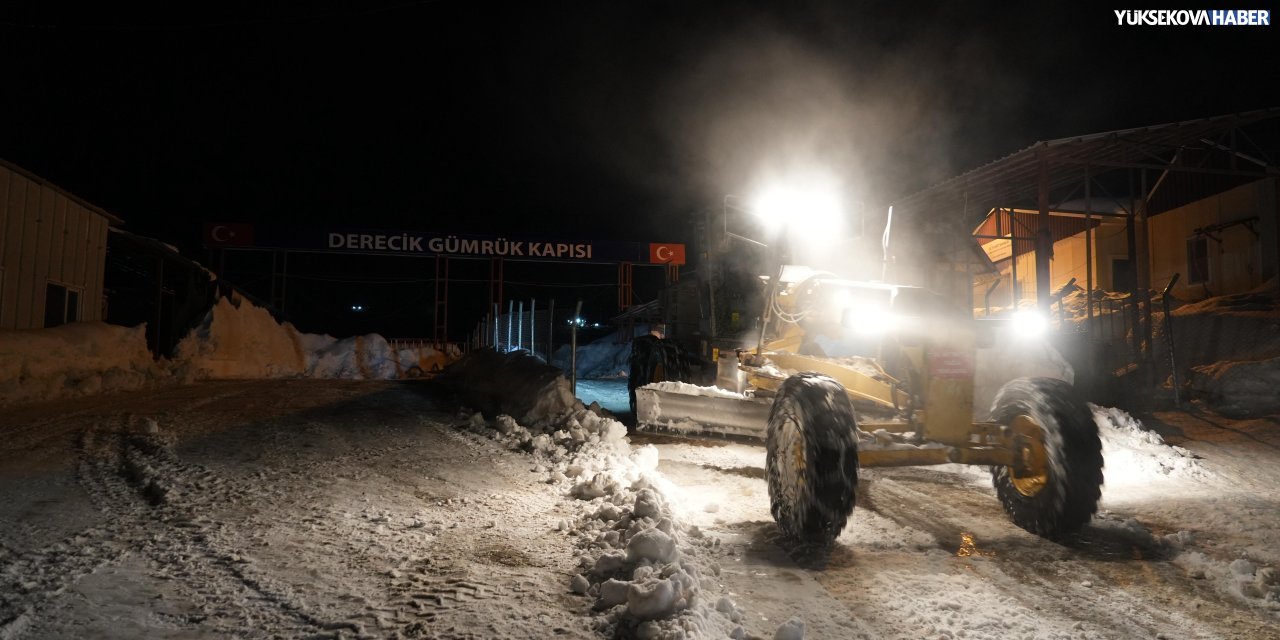 Derecik Gümrük Kapısı’nda karla mücadele
