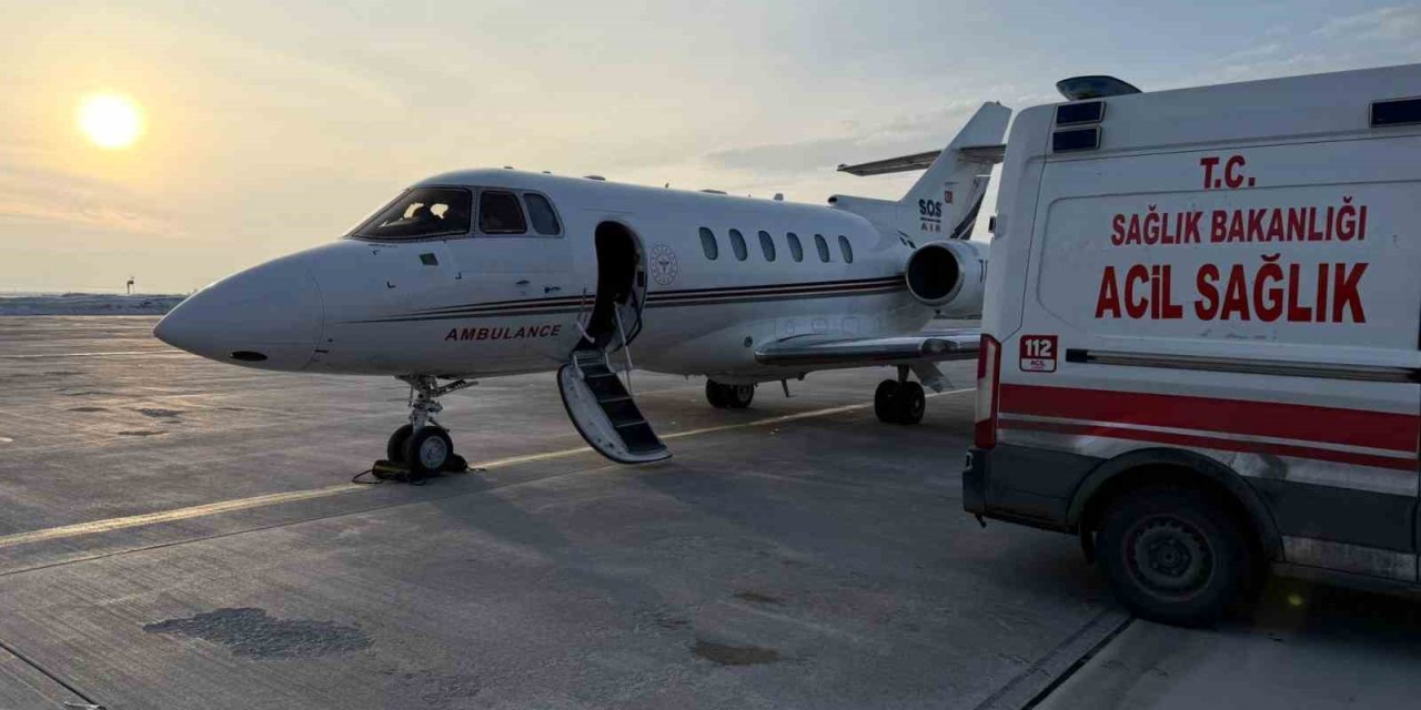 Van’da uçak ambulans, bebek hastalar için havalandı